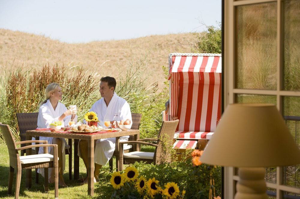 Strandhotel Duenenmeer - Adults Only オストゼーバート・ディアーハーゲン エクステリア 写真